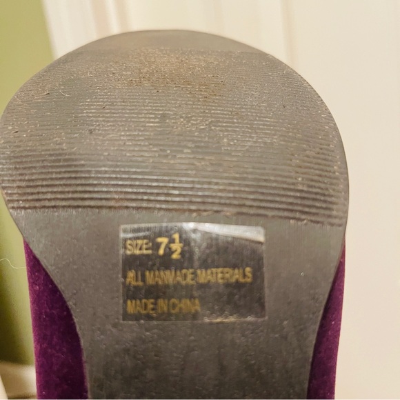 đź’‹Gorgeous Purple/Burgundy Suede Qupid Metal Spike Ankle Booties! - Picture 14 of 14